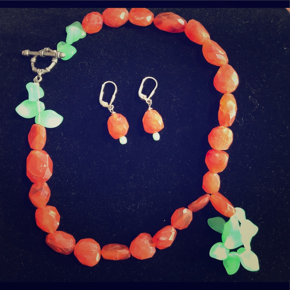 Carnelein Beaded necklace